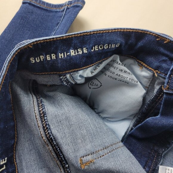 American Eagle Dark Wash Hi-Rise Jean - Picture 4 of 5